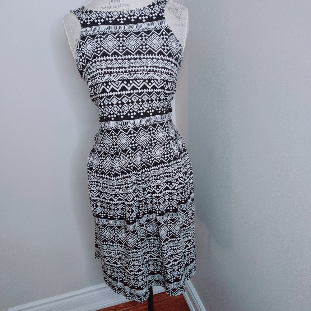 Aztec Dress - Picture 3 of 3